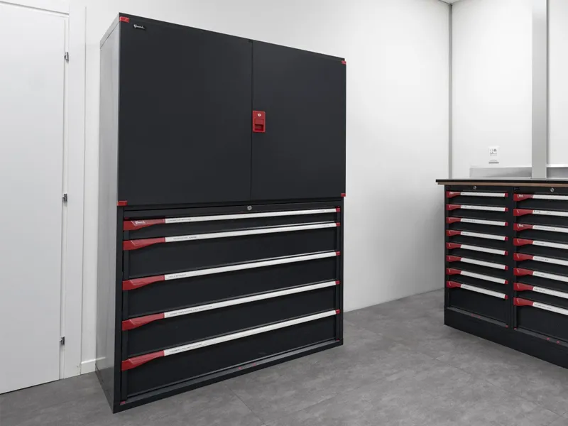 Armadio ante battenti Fami Master 3 cassetti estrazione totale e 4 ripiani grigio, 1020x573x2000mm