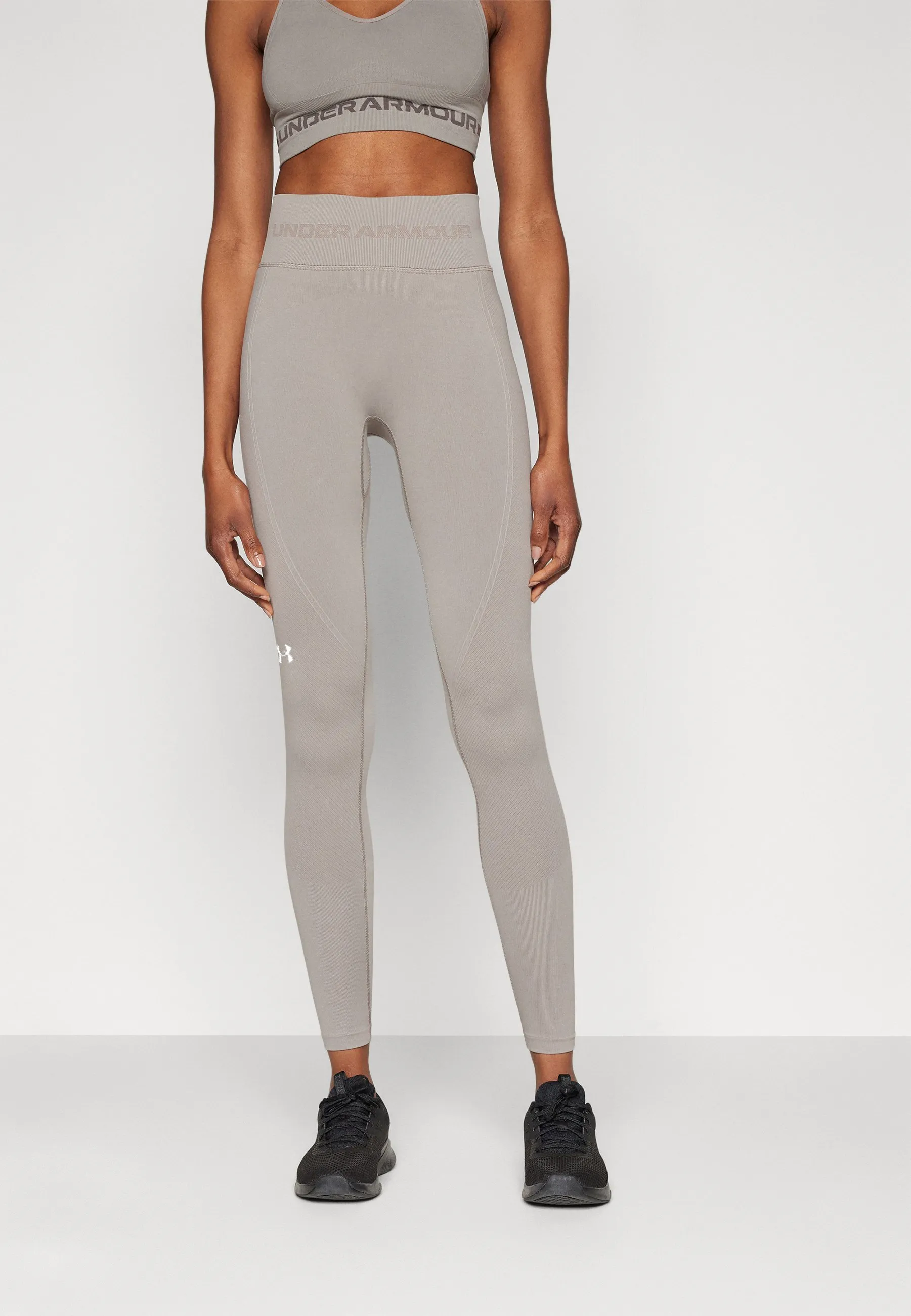 TRAIN SEAMLESS LEGGING - Collant